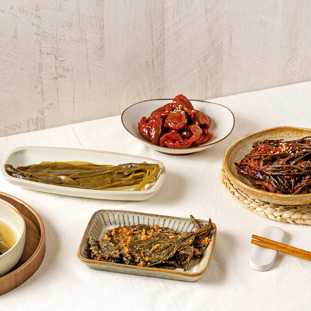 [Master Jun] Seasoned perilla leaves with bean paste