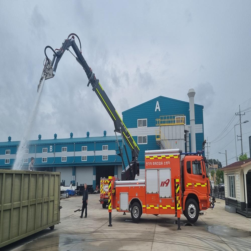 Jinwoo SMC 5 ton firefighting vehicle for suppression of fire especially for electric passenger car